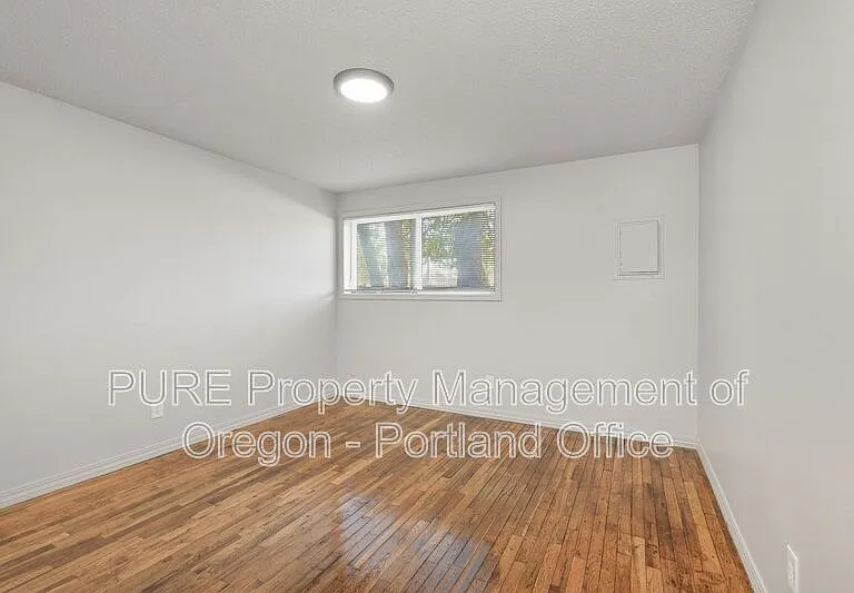 18411 E Burnside St #105 — Photo 13