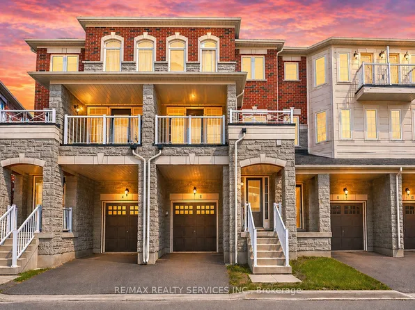 6 Rabbit Run Way, Brampton, ON L6Z 0J2