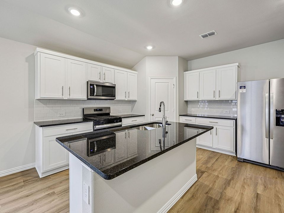 1st image of 1556 Coldwater Way