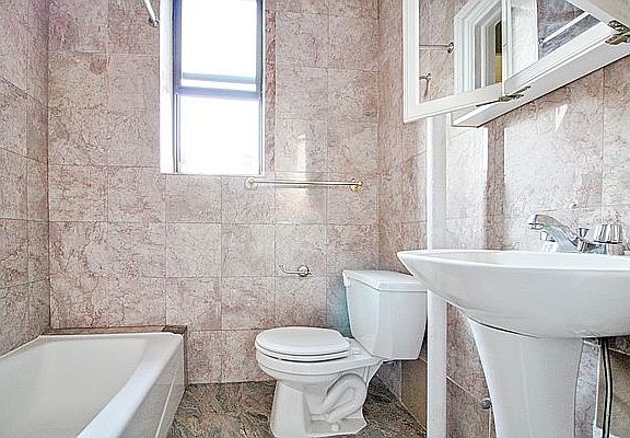 4th image of 167 W 71st St #21A
