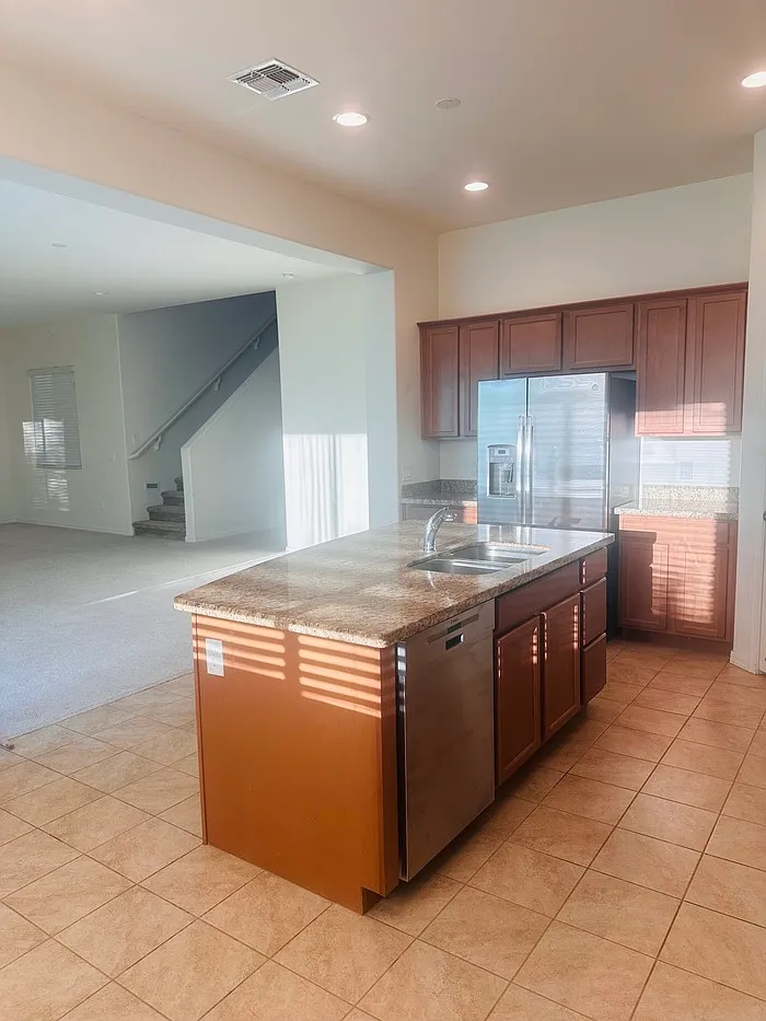 4 bed, 3.0 bath, 2663 sqft, $2,650 — Photo 3