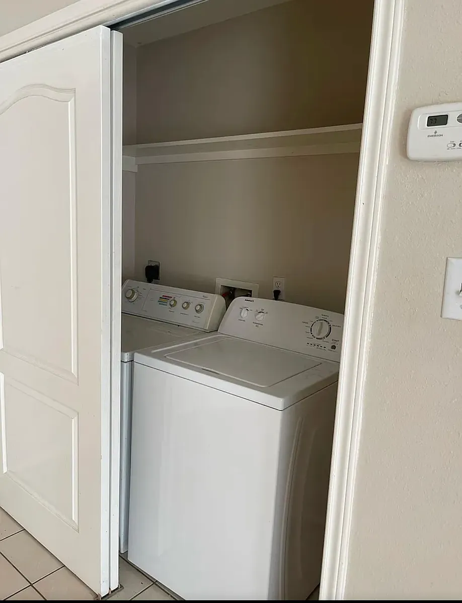 Photo 2 of 8 - 3705 Joby St #D - Edinburg, TX Building Photo - 3705 Joby St #D