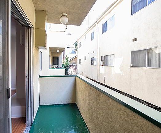5th image of 338 S Oxford Ave APT 3