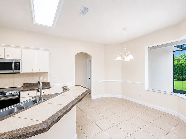 19 Old Port Cir — Photo 10