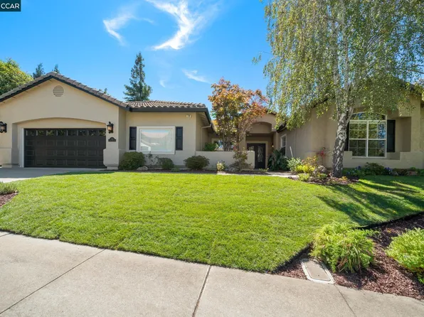 110 Forest Hill Dr, Clayton, CA 94517