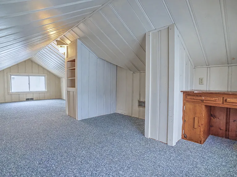 525 E Eckman St — Photo 11