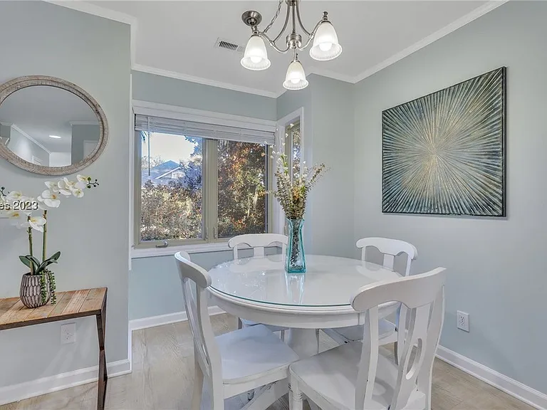 24 Deallyon Ave #12 — Photo 2