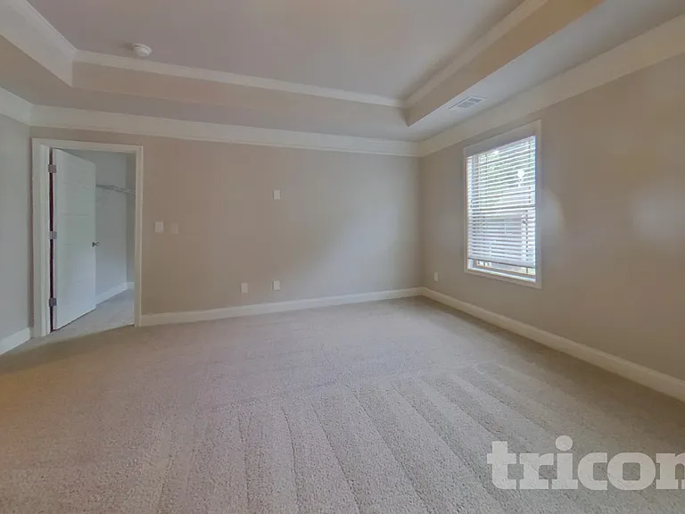 817 Crescent Way — Photo 5