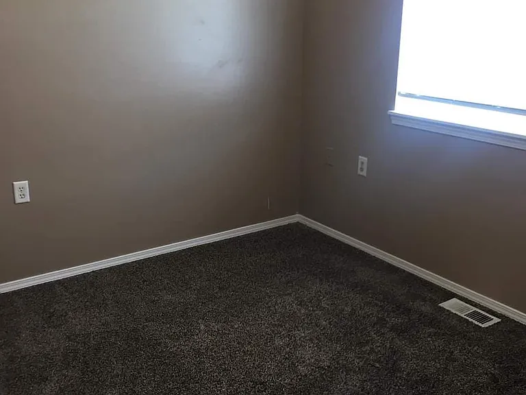 349 Morningside Dr #4 — Photo 6