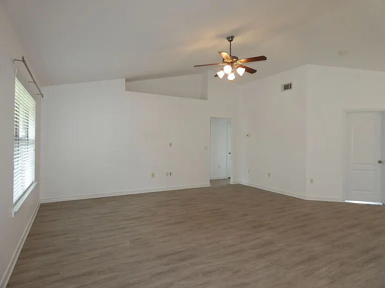 1712 Bay Pine Cir — Photo 6