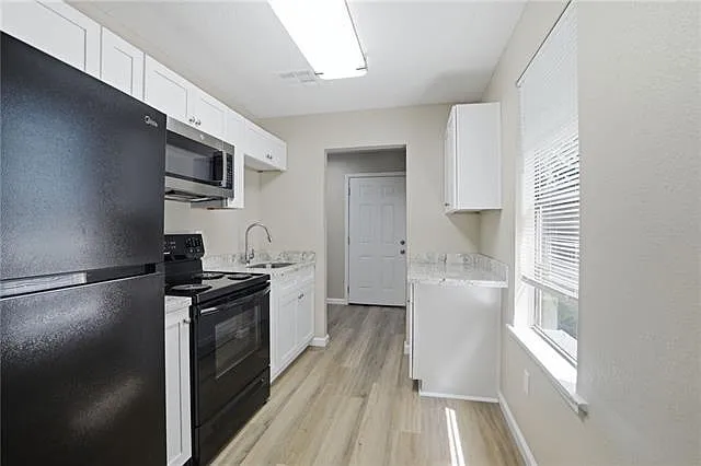 727 Anson St — Photo 12