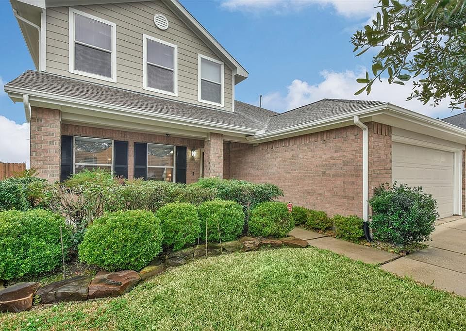 1st image of 2106 Pickwick Pines Dr