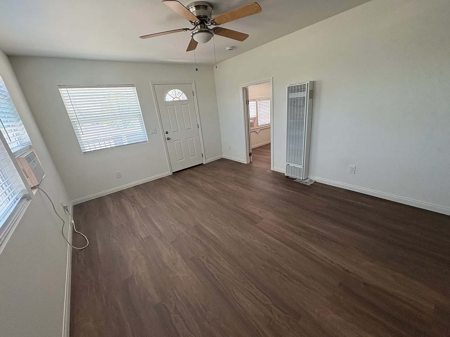 2 bed, 700 sqft, $1,700 — Photo 3