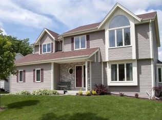 W60N1025 Sheboygan Rd, Cedarburg, WI 53012