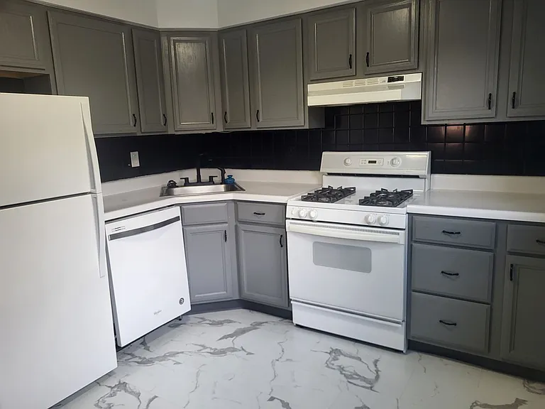 808 Norvell Dr — Photo 2