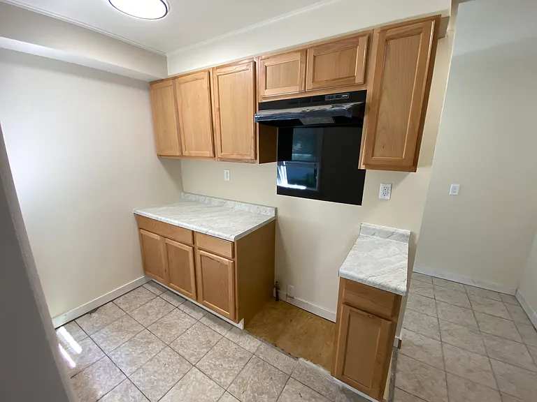 4440 Buchanan St — Photo 4