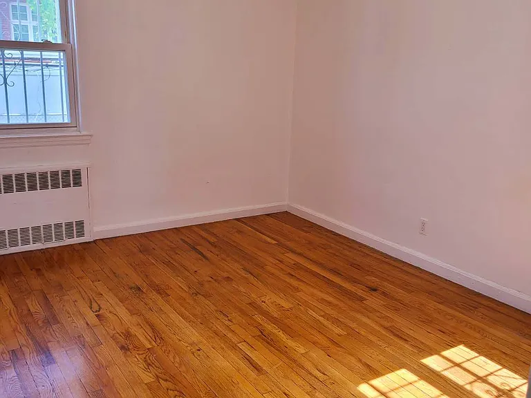 64-73 Ellwell Cres #1 — Photo 7