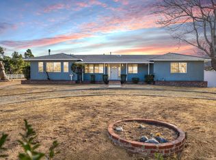 8600 Vientos Dr, Leona Valley, CA 93551