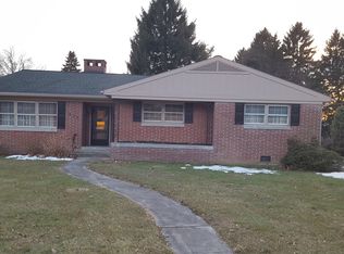 830 E McKinley St, Chambersburg, PA