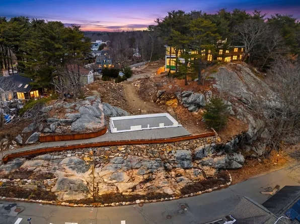 1 Sea St, Manchester, MA 01944