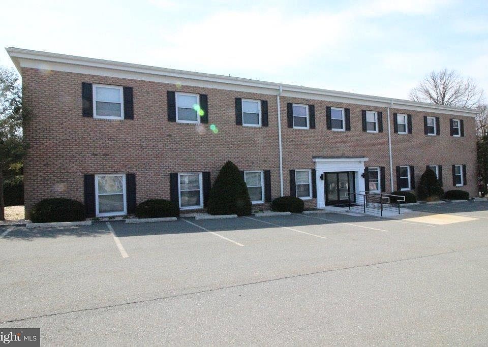 2nd image of 420 N Park Rd Suite 201