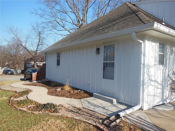 3rd image of 14909 Tomasha Dr