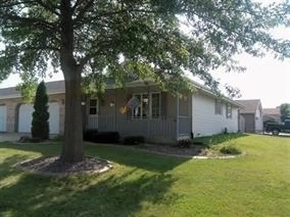 527 Rockshire Dr, Janesville, WI 53546
