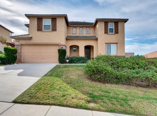 18690 Lakepointe Dr, Riverside, CA 92503