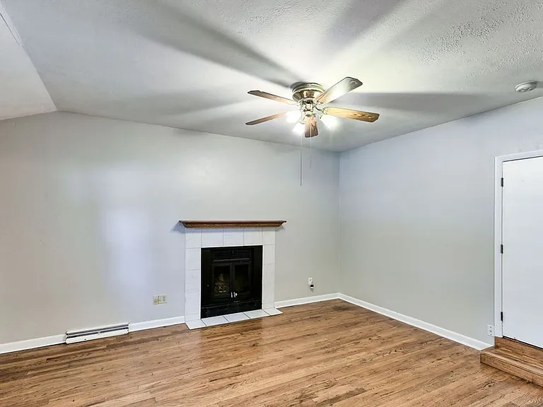 1521 Crestmore Pl — Photo 8