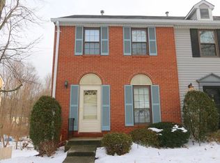 37 Poplar Cir, Peekskill, NY 10566