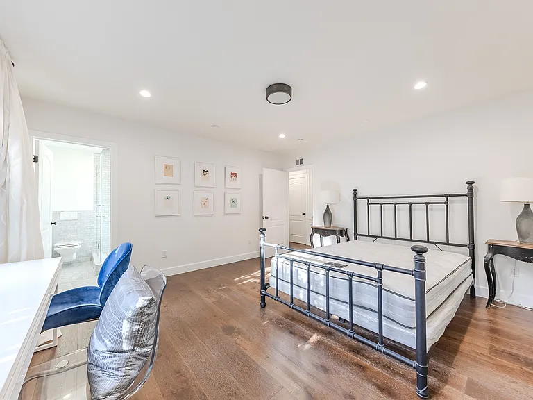 325 W Bellevue Dr — Photo 31