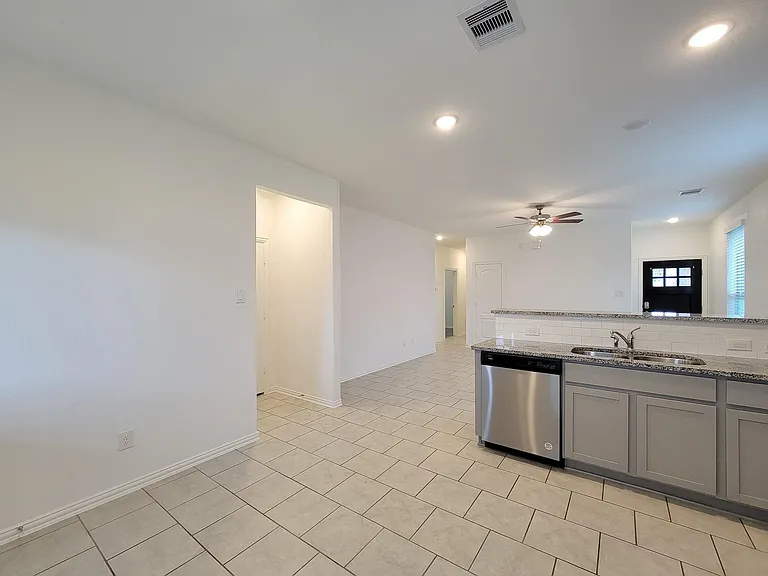 31351 Horseshoe Meadow Bend Ln — Photo 8
