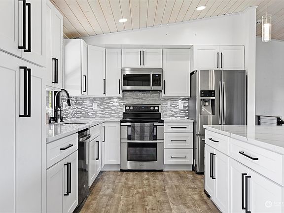 5th image of 15306 E Wellesley Avenue