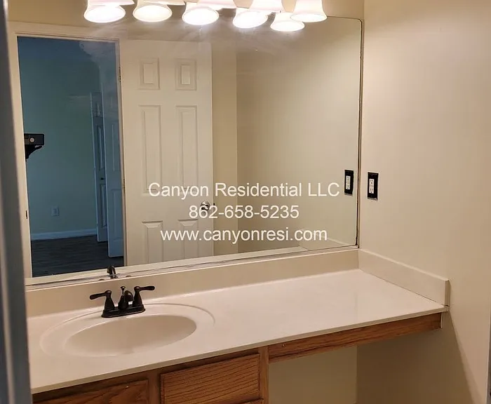 461 Bedford Knoll Dr — Photo 11