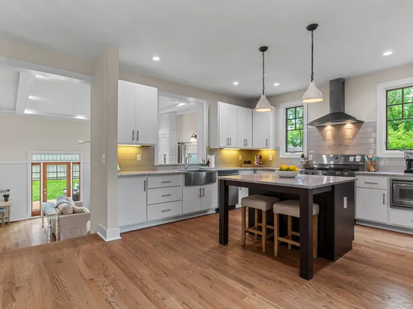 2402 Vaulx Ln, Nashville, TN 37204