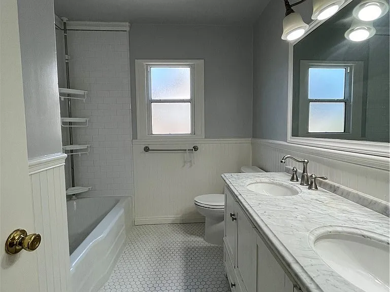22607 Collins St — Photo 11