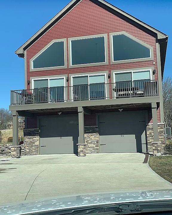 1st image of 858 Ryan Ct