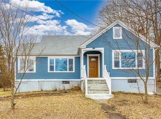 71 Pleasant St, Colchester, CT 06415