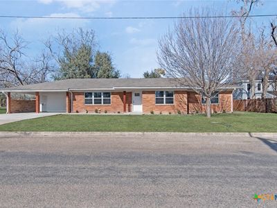 606 E 6th St, Cameron, TX, 76520