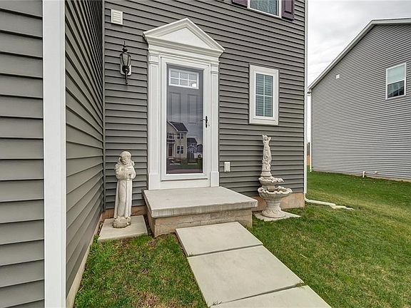 2nd image of 409 Tuscany Ln