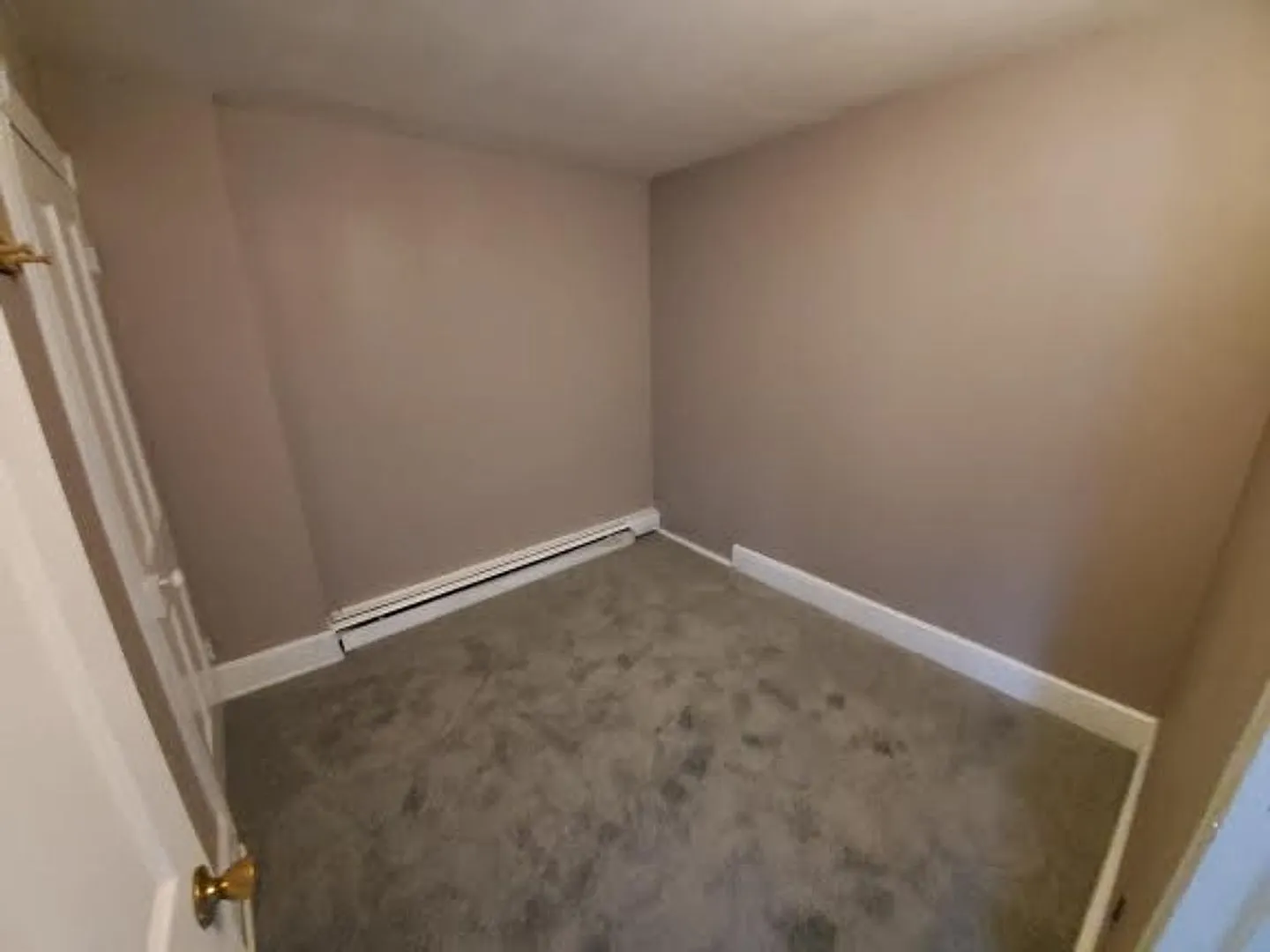 3 bedroom 1 bathroom — Photo 2