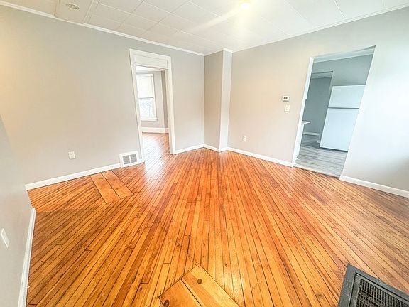 4th image of 224 Millville Ave APT 1