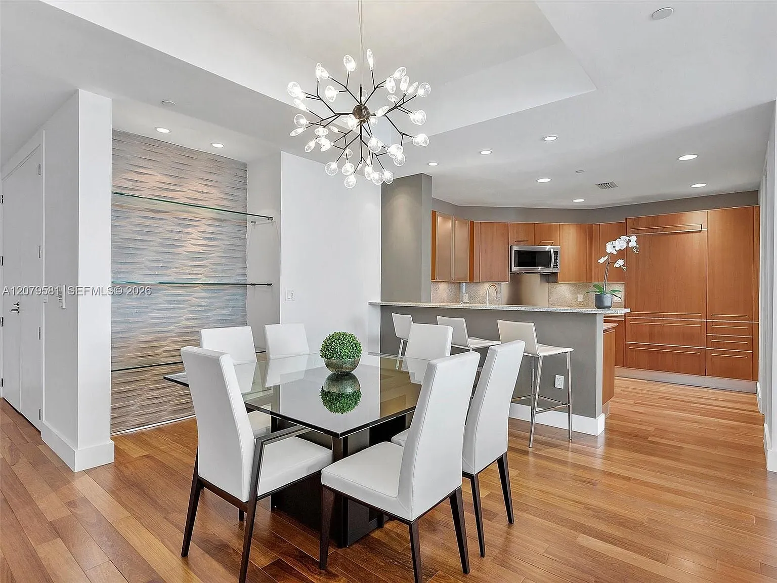 2 bed, 2.5 bath, 1756 sqft, $14,000 — Photo 3