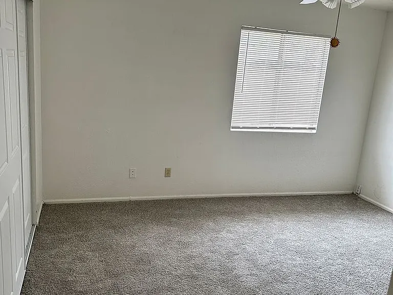 1564 E Drake Dr — Photo 17