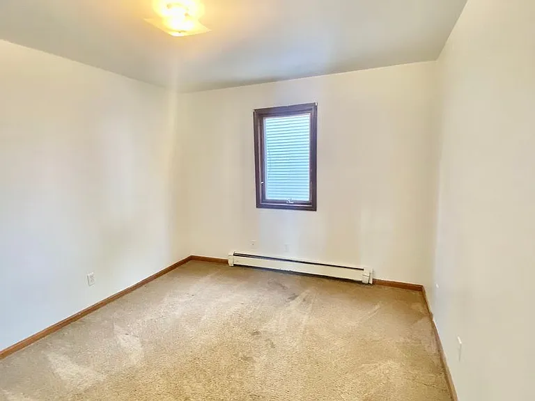 512 W Cross St — Photo 20