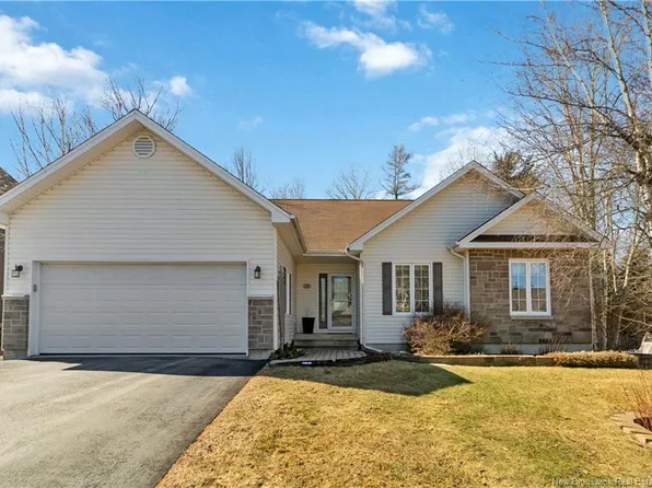 15 Highgate Ct, Riverview, NB E1B 5T8
