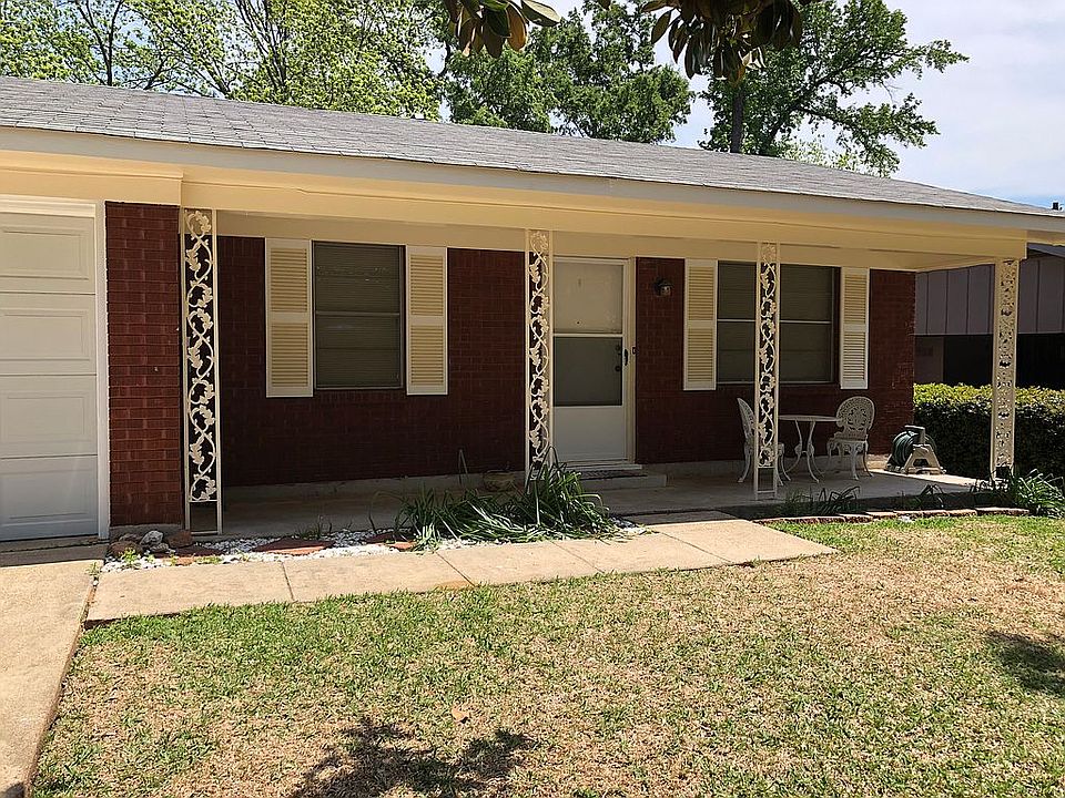 2nd image of 8821 Edgewood Pl