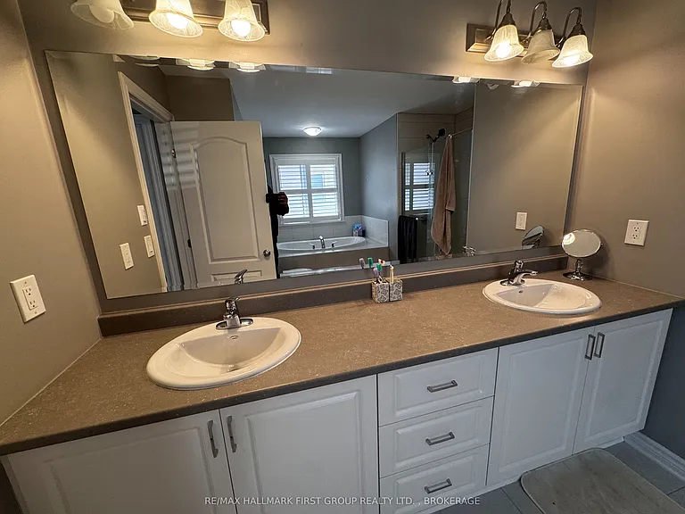 1098 Woodhaven Dr — Photo 36