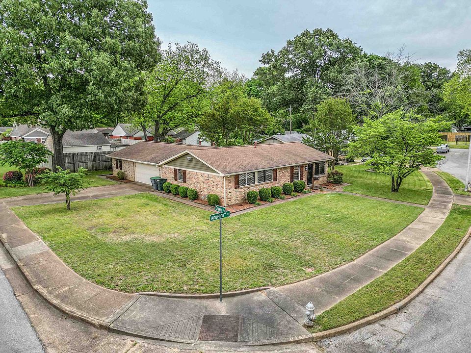 1st image of 850 Angelina Pl