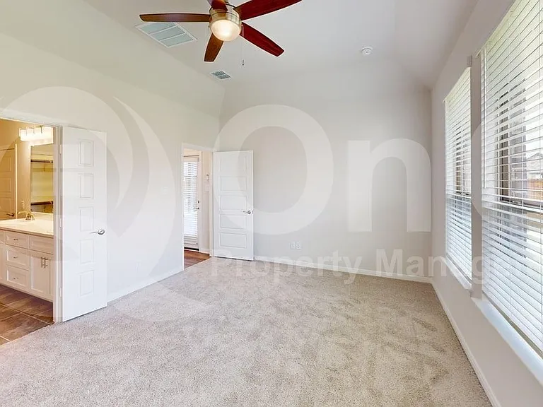 1840 Rosedale Ave — Photo 12